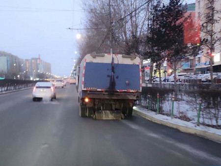 Халтиргаа гулгаа үүсэхээс урьдчилан сэргийлэн 66 тонн давс, 215.5 тонн бодис цацжээ