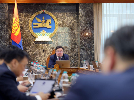 Гашуунсухайт болон Ханги боомтоор нүүрс тээвэрлэлтийн тасралтгүй ажиллагааг хангаж ажиллахыг даалгав