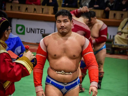 Булган аймгаас төрөн гарсан аваргуудын нэрэмжит барилдаанд Б.Орхонбаяр, Э.Оюунболд тэргүүтэй 128 бөх зодоглоно