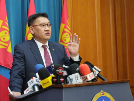 Сангийн сайд Б.Жавхлан: Засгийн газар 500 сая ам.долларын бонд арилжаалж, 51.7 тэрбум төгрөгийн хүүгийн зардлыг хэмнэлээ