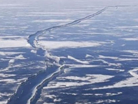 Температурын огцом өөрчлөлт нь гол нуурын мөсөнд хар, цагаан хил үүсгэхэд нөлөөлдөг