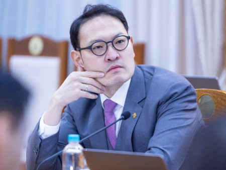Эрүүл мэндийн салбарынхан нэмэгдсэн цалингаасаа нэмэгдлээ тооцуулна