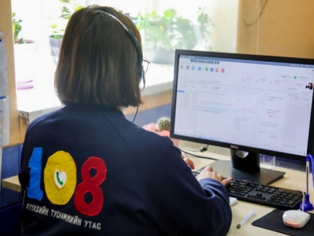 Хүүхдийн тусламжийн 108 утсанд хүүхдийн эрх хамгаалалын 237 дуудлага мэдээлэл иржээ