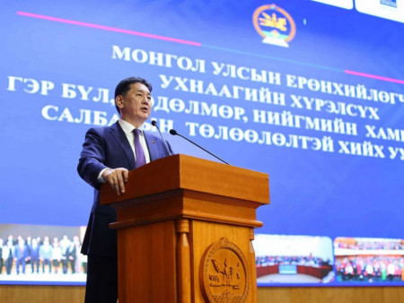 Ерөнхийлөгч У.Хүрэлсүх Гэр бүл, хөдөлмөр, нийгмийн хамгааллын салбарынхантай уулзлаа