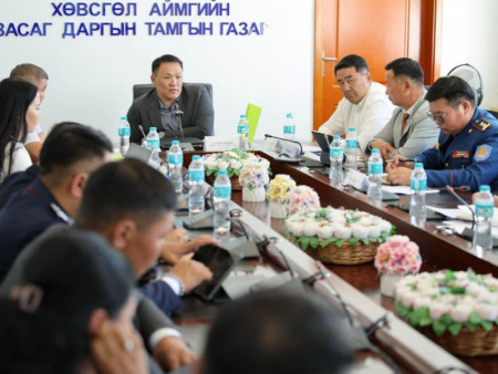 Засгийн газар аймгуудыг асуудлаа өөрсдөө шийдэх боломжийг нэмэгдүүлж, эрхзүйн саадыг арилгана