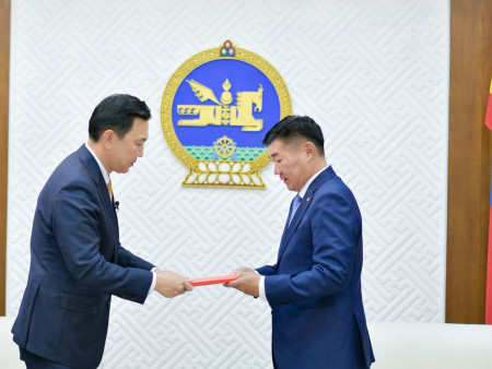 ТӨСӨВ 2027: Төсвийн тэнцвэржүүлсэн орлогыг 41,3 их наяд, төсвийн зарлага 43,6 их наяд төгрөг