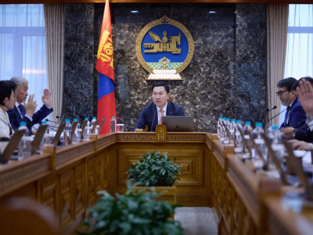 Төрийн үйлчилгээний 52 мянган албан хаагчийн үндсэн цалинг нэмэгдүүллээ