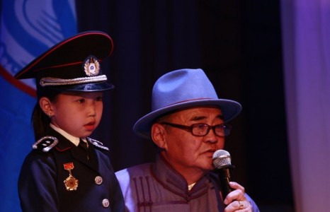 Ж.АЛТАНГЭРЭЛ: Би шүлгээрээ Монголын цагдааг өмөөрч, алдаршуулах болно