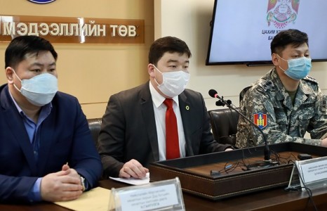 Урт цагааны түрээслэгчидтэй хуваарийн дагуу уулзаж, санал хүсэлтийг нь авч байна