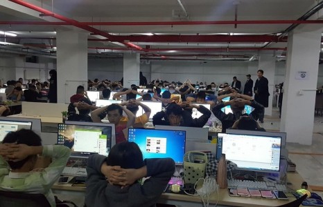 Өчигдөр шөнө цахим луйвар хийсэн байж болзошгүй 500 гаруй хятад иргэнийг дөрвөн зочид буудлаас баривчилжээ