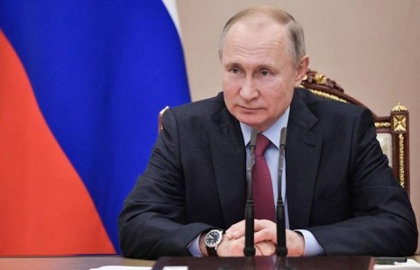 Путин коронавирусээс айж сэтгүүлчдийг өөрөөс нь хол байхыг анхааруулав