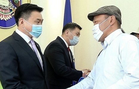 News paparazzi: Газраа бэлэн орон сууцаар сольсон иргэд түлхүүрээ гардан авлаа