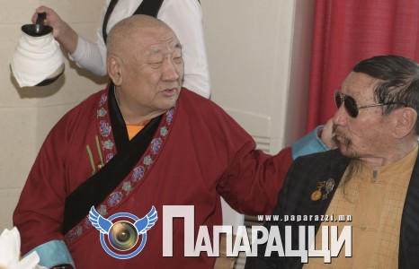 Шашин, найраг хоёр ойрхон гэдэг дээ...