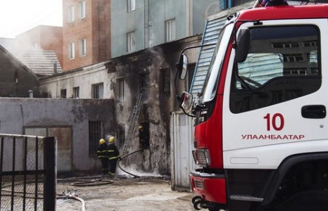 Нэг гэрийн таван иргэн гэртэйгээ шатаж нас баржээ