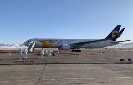 Шуурхай: Монгол Улсын гурав дахь Ерөнхийлөгч Мосвкагийн онгоцоор ирлээ