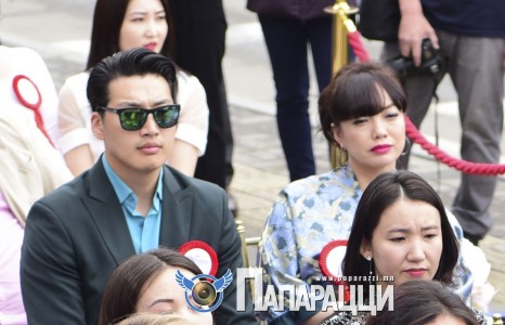 Загварын завгүй хос