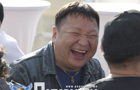 Шил таардаггүй нүдтэй гэх Ганхүүгий “НAPPY” агшин