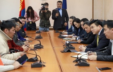 С.Амарсайхан: Би одоохон бүгдийг нь өөрчлөөд хуучнаар нь болгоод НИТХ-д оруулах шиг амархан зүйл алга