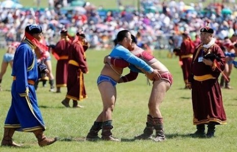 News paparazzi: Бөхчүүд коронавирусын шинжилгээ өгөөд барилдана