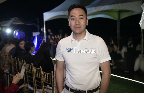 J салоны Жагаа завгүй явна