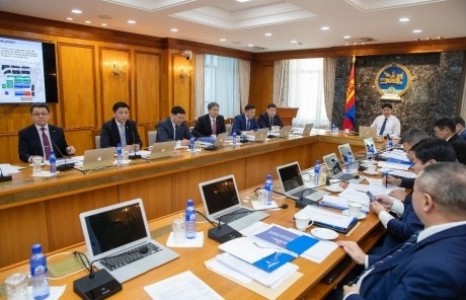 Төрийн бүх албан хаагчдын цалинг нэмэхээр шийдвэрлэлээ