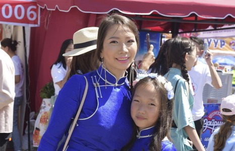 “Happy’’ Э.Болор-Уянга