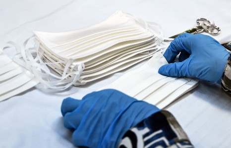 News paparazzi: Коронавирусийн халдвар гарснаас хойш 17.5 сая ширхэг амны хаалт импортложээ