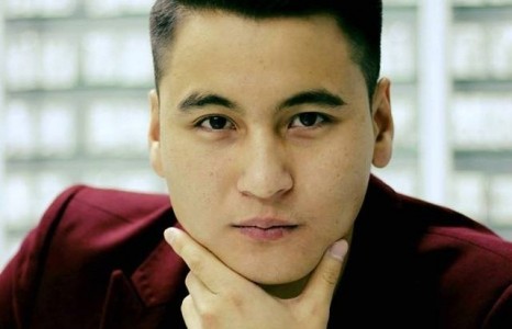 Жүжигчин Б.Энхтүвшин ХАР ТАМХИ хэрэглэж байгаад баривчлагджээ