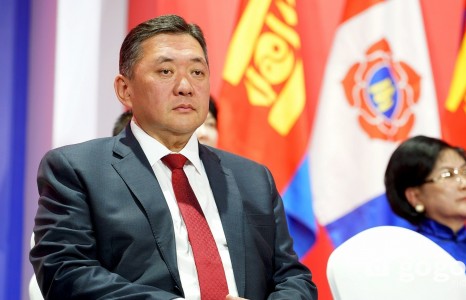 News paparazzi: М.Энхболд: Намын бодлого шийдвэрийн дагуу УИХ-ын сонгуульд нэр дэвших боломж олдсонгүй