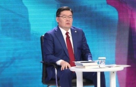 Г.Занданшатар: Ерөнхийлөгчид таалагдахгүй бол Ерөнхий сайд огцорсон жишээ олон бий