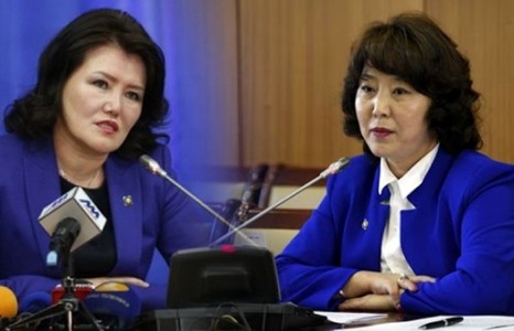 News paparazzi: УИХ-ын гишүүн Д.Сарангэрэл, УИХ-ын гишүүн асан Л.Эрдэнэчимэг нарын харьцсан чат задарчээ