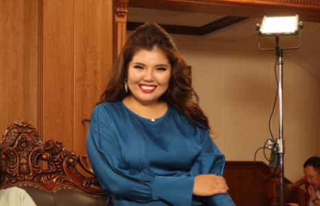 Ажилсаг Нара “Хөөрхөн ээж” болжээ