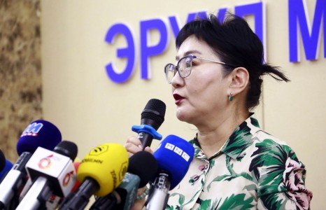 Д.Нарангэрэл: Халдвартай иргэдийг анхнаас нь тусгаарласан учир халдвар тархах эрсдэл бага