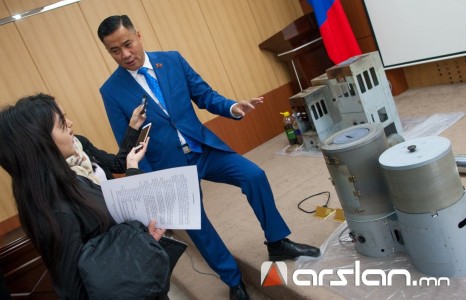 Хурлын дарга Э.Ганбатын санаачлагаар хүнсний хаягдал тосыг түлш болгон ашигладаг “ФЛИНТ БИО ЗУУХ“-ыг танилцууллаа