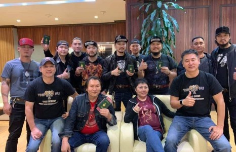 “The Hu” хамтлаг АНУ-ыг байлдан дагуулахаар морджээ