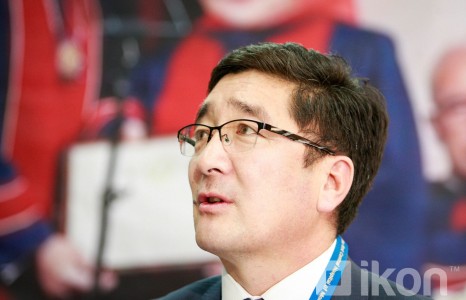 Б.Бямбадорж: Улсын эмнэлэг хувьдаа авах гэж гүйх ёс суртахууны доройтол, хэтийдсэн шунал надад байхгүй ээ