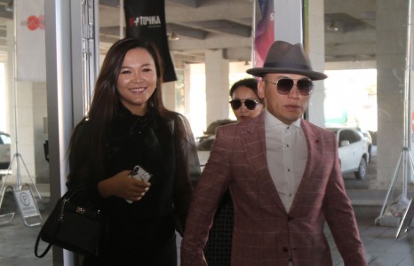 Хайрын нараа гэрэлтүүлсээр дуучин Наагий айсуй...