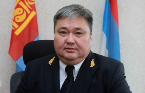 Төмөр замын алтан картаар  280 000 000 орчим төгрөг хувьдаа зарлагадаж тансагладаг дарга нар...
