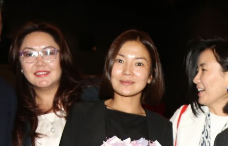 Энгийн иргэнд анх удаа продюсерлосон эротик бүсгүй