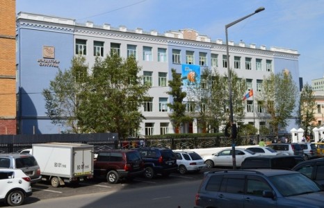 1-р сургуулийн захирал НО-г нь илчилсэн багш нарыг ажлаас нь халжээ