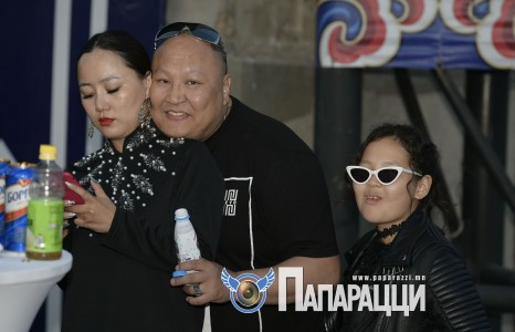 Т.Дэлгэрмөрөн эхнэртээ эрхэлсээр явна