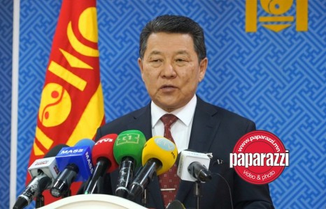 News paparazzi: Ч.Улаан сайд малчдаас уучлал гуйжээ