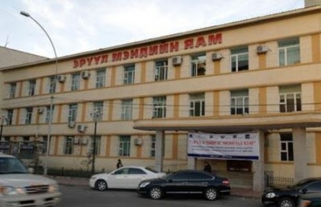 Нэг гэр бүлийн гурван хүн Италиар дамжин зорчсоноо нуусан