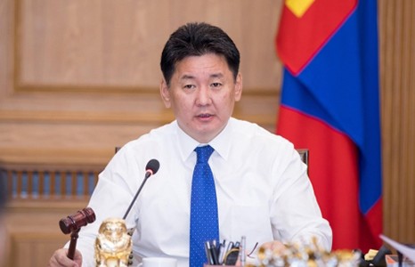 News paparazzi : У.Хүрэлсүх: Хүүхэд бүрт сар бүр 100 мянган төгрөг ОЛГОНО