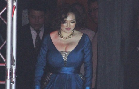 Дуурийн дива хатагтай жингийн асуудалтай тулгарав уу