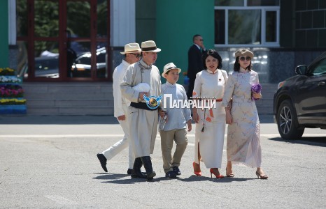 УИХ-ын гишүүн Д. Цогтбаатар, УИХ-ын гишүүн Б. Саранчимэг нар