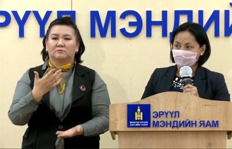 Я.Буянжаргал: Эмч нарынхаа өөдөөс хоолоо шидэж байгаа хүмүүс Монголоос өөр хаана ч байхгүй