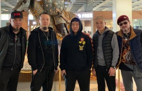 Никитон хамтлаг хүүхдийн сайн сайхны төлөө 10 сая төгрөг хандивлалаа