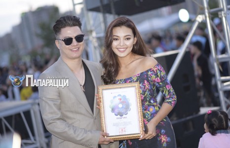 Дуучин, жүжигчин Э.Урангоо A Cool-ийн талархалыг хүлээжээ