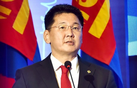 News paparazzi: У.Хүрэлсүх: Дөрөвдүгээр сарын 01-нээс эхлэн хүүхдийн мөнгийг 100 мянга болголоо